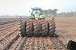 Deutz Agrotron TTV 630 mit Farmax Tiefspatenfräse_05.jpg