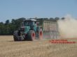blauer Fendt 916 mit Bergmann tridem.jpg