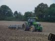John Deere mit Köckerling Exaktgrubber.jpg