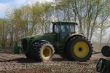 John Deere 8530 wendet.JPG